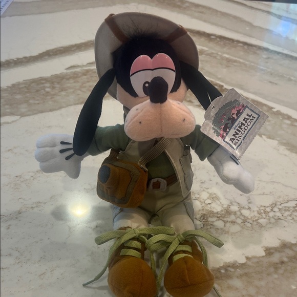 Disney Goofy Plush in Green and Brown - Picture 5 of 5